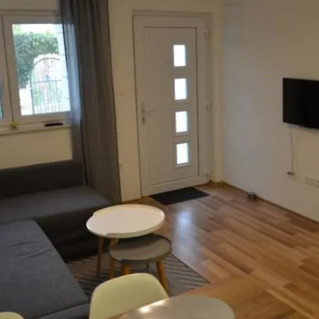 Tony Apartman Trogir