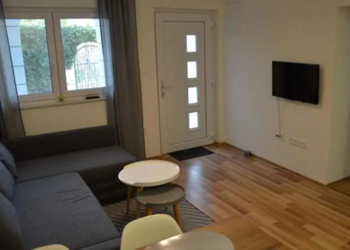 Tony Апартаменты Трогир